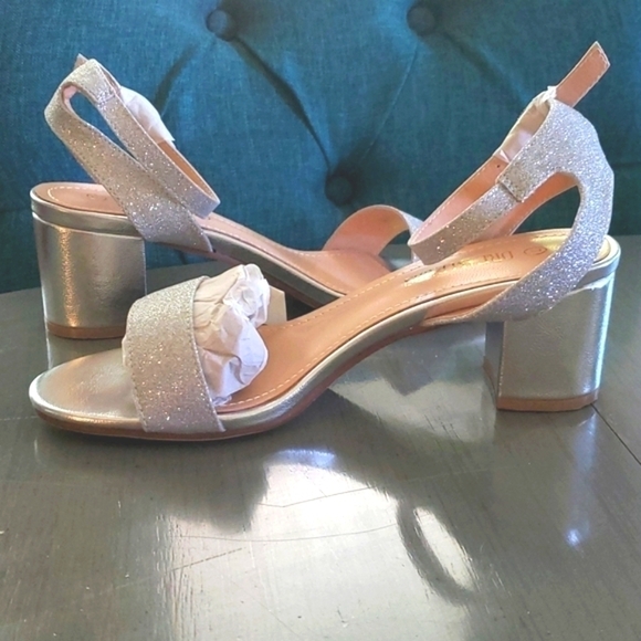 Dream Pair Silver Glitter Heels sparkle Sz.7 - Picture 1 of 2